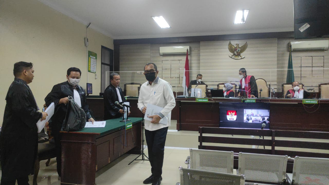 Wakil Ketua DPRD Jatim Sahat Tau Simanjuntak Jalani Sidang Perdana Di Pengadilan Tipikor