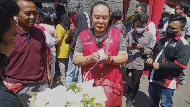 Adityarini Napitupulu Gelar Pesta Jajanan, Berdayakan UMKM Di Subang