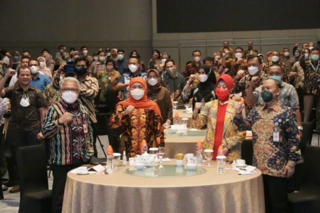 Tutup Rakornas, Gubernur Jatim Khofifah Dukung Revitalisasi Transmigrasi