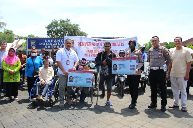 Polres Jember Gandeng Bank BRI Berikan 25 SIM D Gratis Untuk Disabilitas