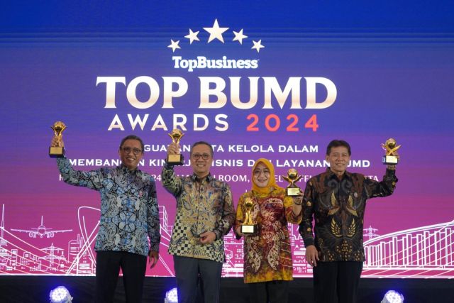 Pemkot Surabaya Borong 6 Penghargaan di TOP BUMD Awards 2024, PDAM dan Bank Surya Artha Utama Berpredikat Bintang 5