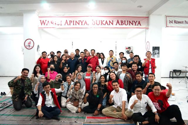 50 Tahun PDIP, Kaum Milenial Surabaya: Keluarga Saya Pasti Memilih Banteng Di Bilik Suara