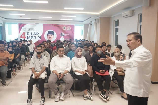 Gelar Sosialisasi 4 Pilar Di Surabaya, Bambang DH: Generasi Muda Tidak Boleh Buta Politik