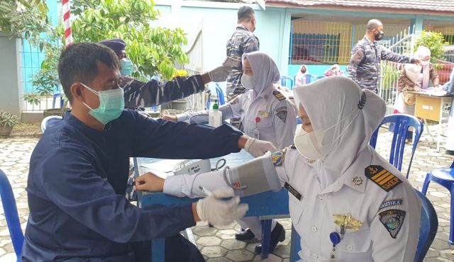 Serbuan Vaksinasi Massal oleh Lanal Banjarmasin kini Sasar Pelajar