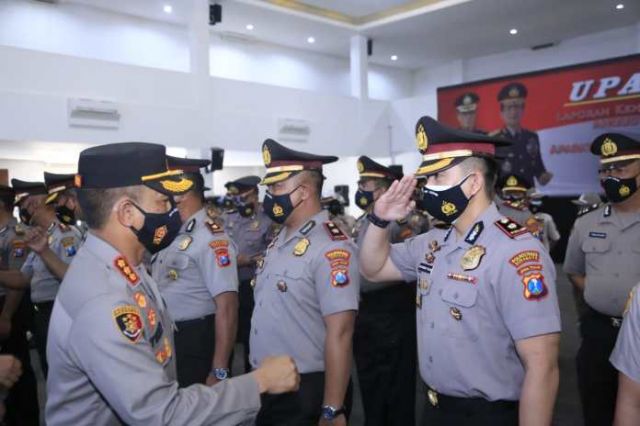 300-an Personel Polrestabes Surabaya Naik Pangkat