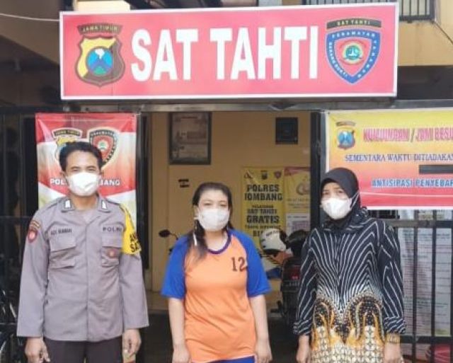 Mucikari asal Mojokerto Ditangkap Polisi Tawarkan Esek-Esek di Jombang