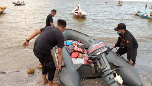 Nelayan Bulak Ditemukan Meninggal di Bibir Pantai Taman Surabaya