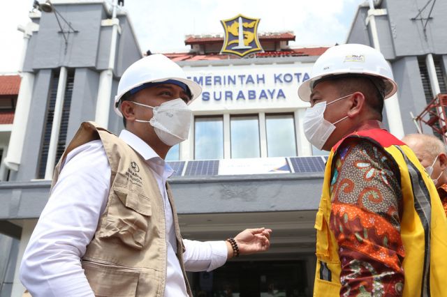 Targetkan Surabaya Netralitas Karbon, Wali Kota Eri Akselerasikan EBT Ramah Lingkungan